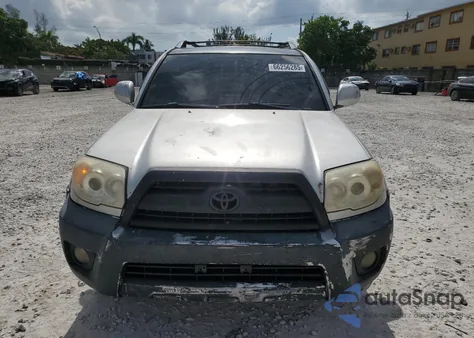 2006 Toyota 4Runner Limited z USA, uszkodzony, nr VIN JTEBU17R560094968